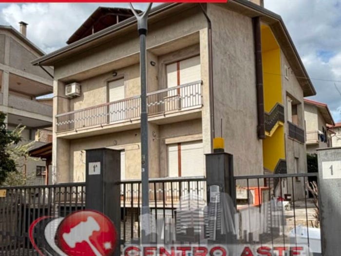 Appartamento con 6 locali in vendita in Via Giovanni Paisiello Perugia PG Italia, San Sisto Lacugnano, Perugia