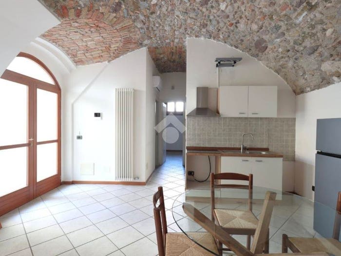 Appartamento trilocale in vendita in Via barzoni, Lonato, Lonato del Garda