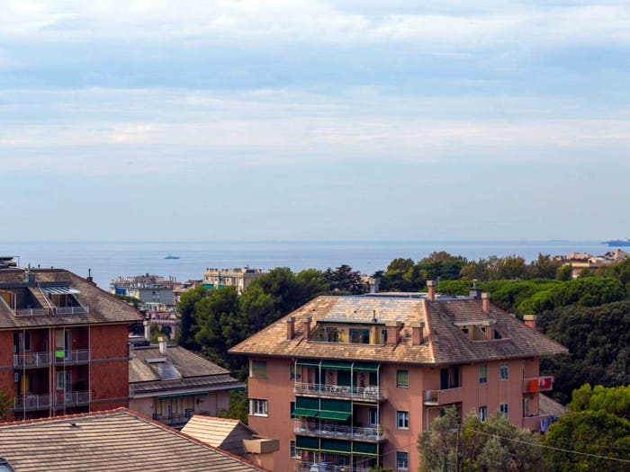 Appartamento quadrilocale in vendita in Via Gianni Ribaldone, Quarto, Genova