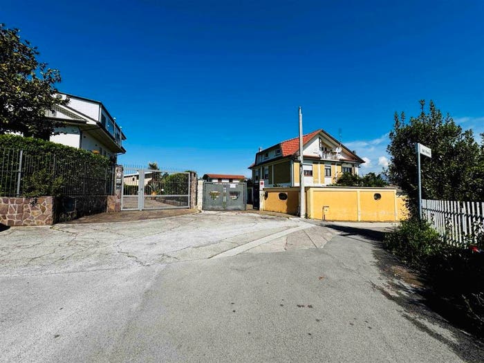 Appartamento con 6 locali in vendita in Via degli Osci, Tribunale, Frosinone