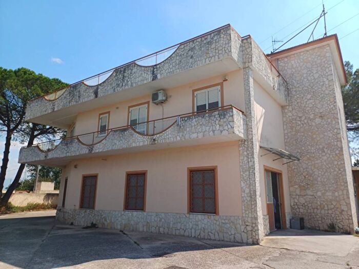Casa in vendita in Via dei Normanni, Acerra