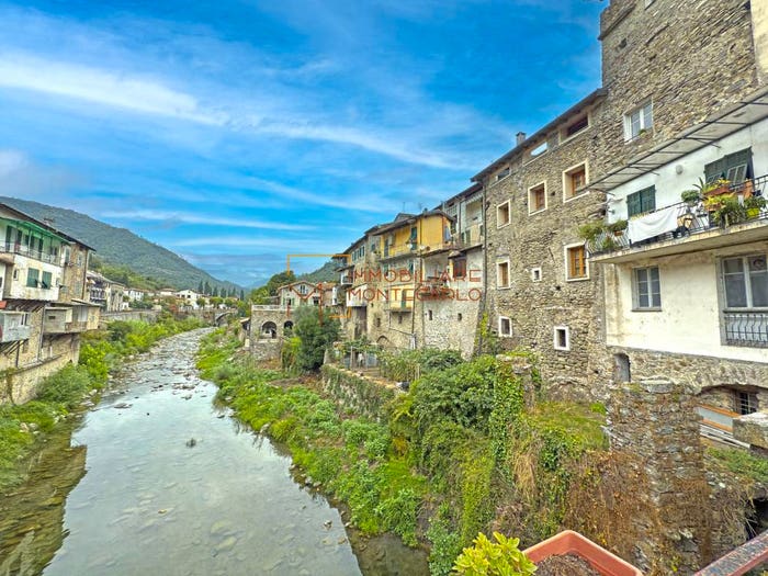 Appartamento trilocale in vendita in Via Liberale, Isolabona