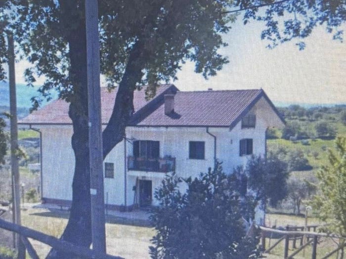 Appartamento con 6 locali in vendita in Via Vignale Montalto Uffugo CS Italia, Montalto Uffugo