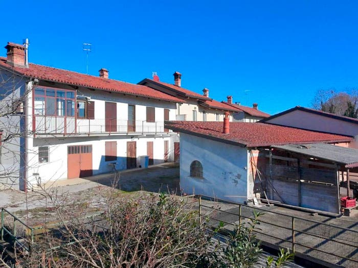 Casa con 5 locali in vendita in Via Strada Vecchia, Bricco Favole, Cherasco