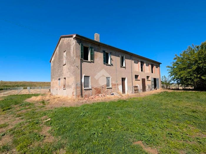 Casa con 5 locali in vendita in Via Carrara Monti, Lugo
