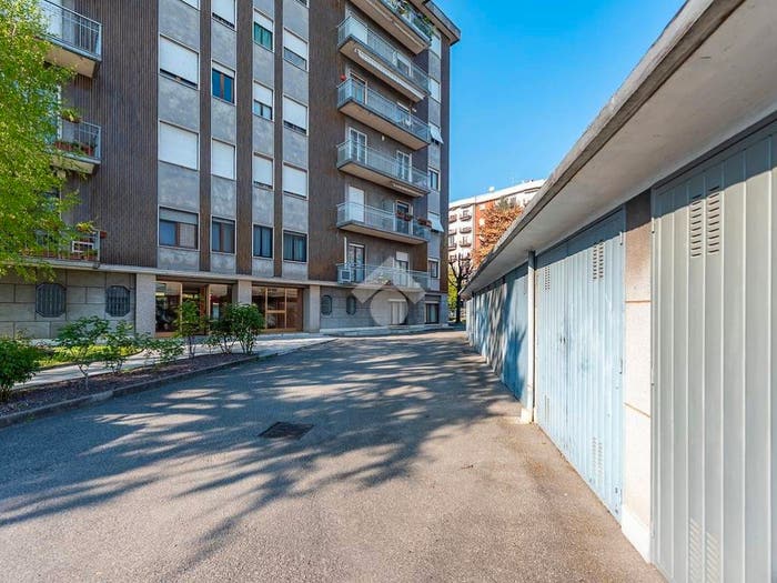 Appartamento quadrilocale in vendita in Viale Italia, Centro, Lainate