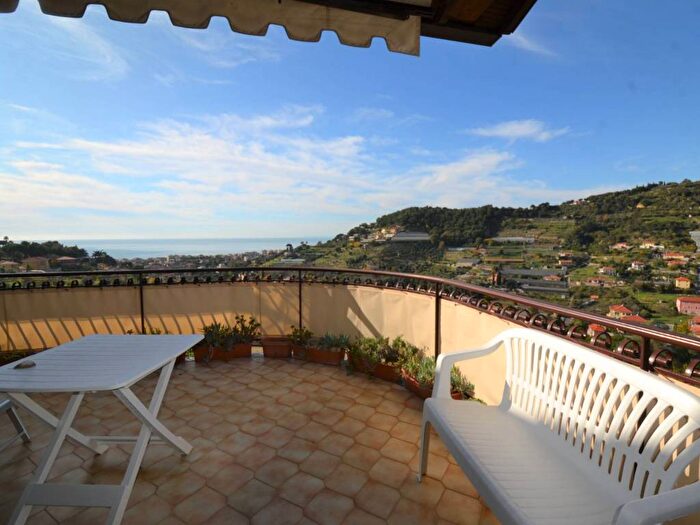 Appartamento quadrilocale in vendita in Zona Collinare, Bordighera