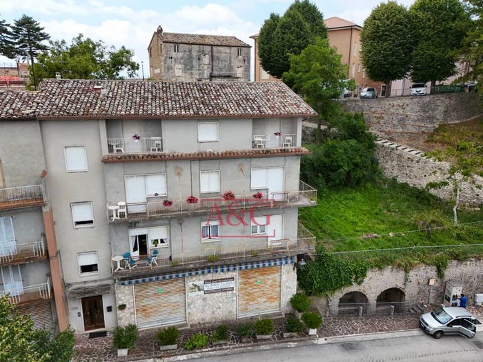 Appartamento con 6 locali in vendita in Via Roma, Centro, Montefalcone Appennino