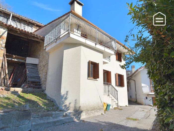 Casa quadrilocale in vendita in Località Vals, Frisanco