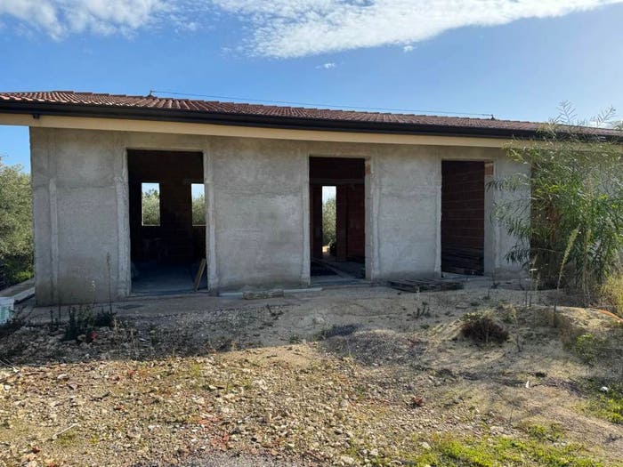 Casa quadrilocale in vendita in Floridia