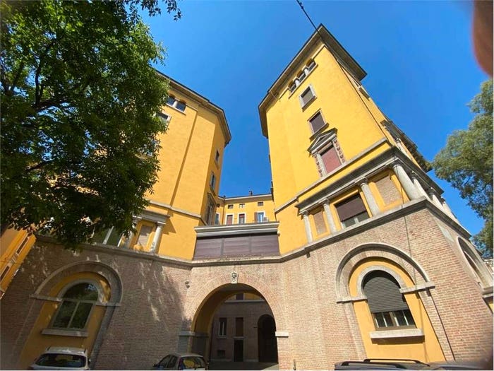 Appartamento con 6 locali in vendita in CRISPI, Sacca Stazione, Modena