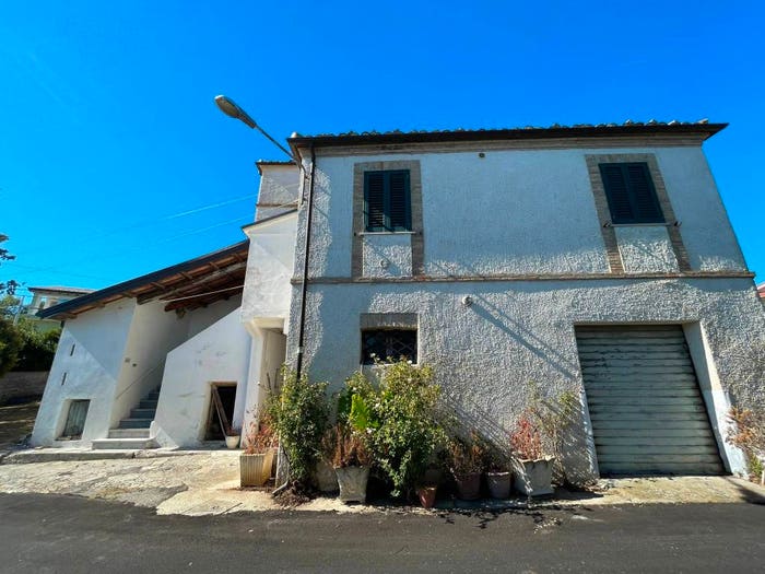 Casa trilocale in vendita in Via Santa Maria, Guzzano, Castellalto