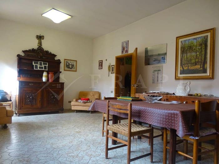 Casa con 6 locali in vendita in Via Enea Colzi, Centro, Agliana