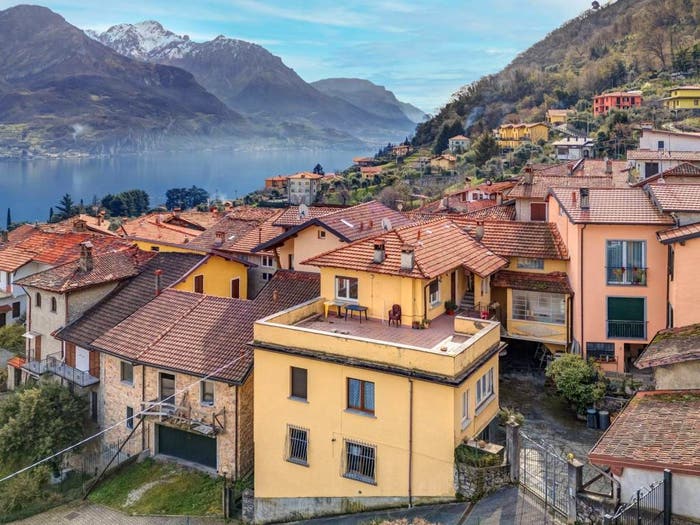 Appartamento trilocale in vendita in Via della Vittoria, Limonta, Oliveto Lario