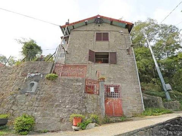 Casa con 6 locali in vendita in Località Veserada, Monti, Pontremoli