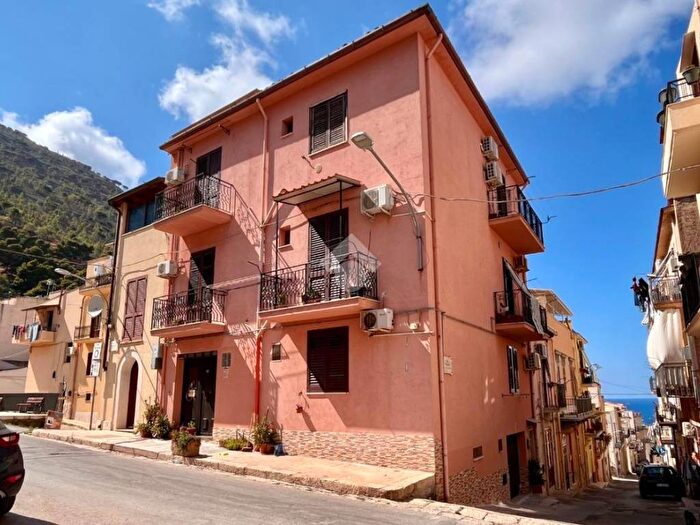Casa con 6 locali in vendita in Via Quintino Sella, Centro, Castellammare del Golfo