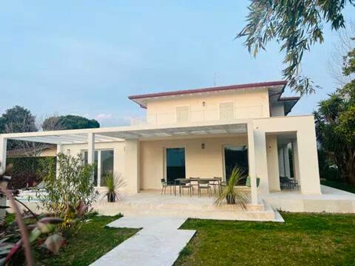Casa con 6 locali in vendita in Via Xx Settembre, Roma Imperiale, Forte dei Marmi
