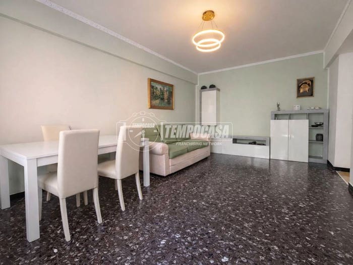 Appartamento con 5 locali in vendita in Via Giovanni Battista Botteri, Sampierdarena, Genova