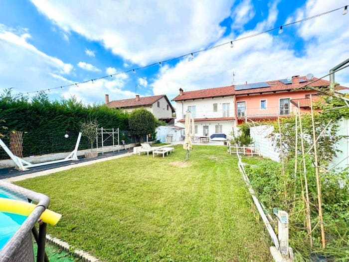 Casa con 6 locali in vendita in Frazione Ceretto, Ceretto, Carignano