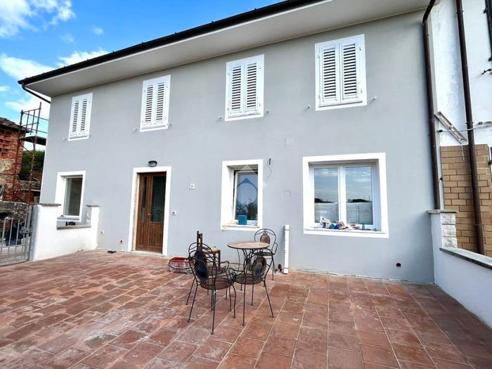 Casa con 5 locali in vendita in Via Romana Vecchia, Alberghi Via Romana Pescia Morta, Pescia