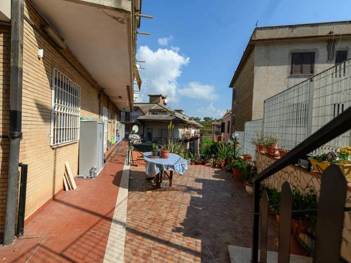 Appartamento con 5 locali in vendita in via Nomentana, Centro, Mentana