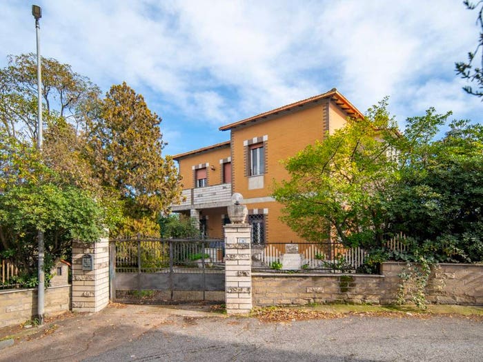 Casa con 6 locali in vendita in Via della Gazzarra, Centro, Formello