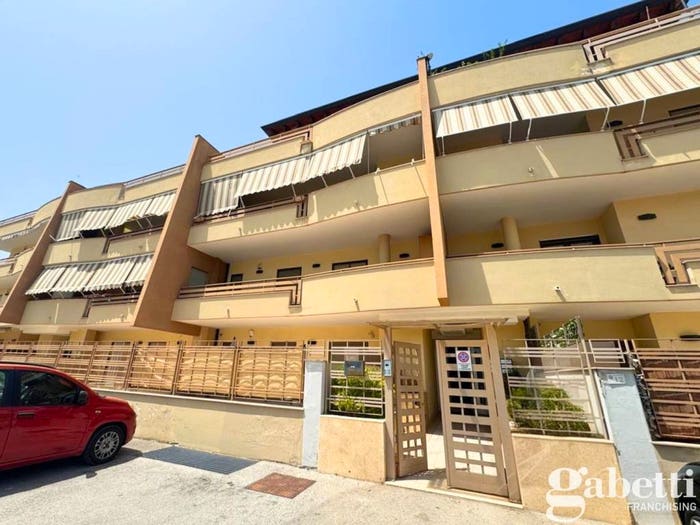 Appartamento trilocale in vendita in VIA ANTONIO ORATINO, Centro, Pomigliano d'Arco