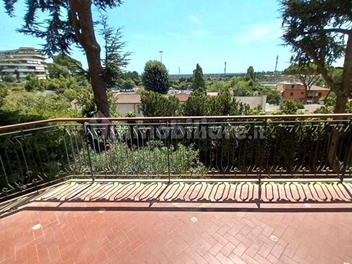 Appartamento con 5 locali in vendita in Via Cassia, La Giustiniana, Roma