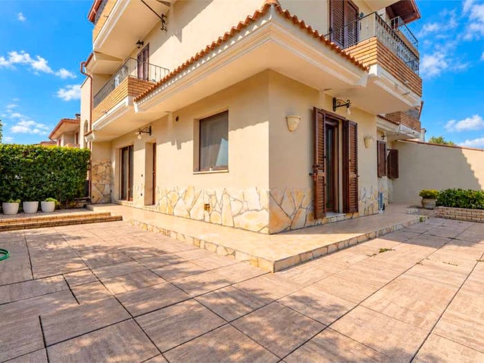 Appartamento quadrilocale in vendita in via Is Prunixeddas, Uta
