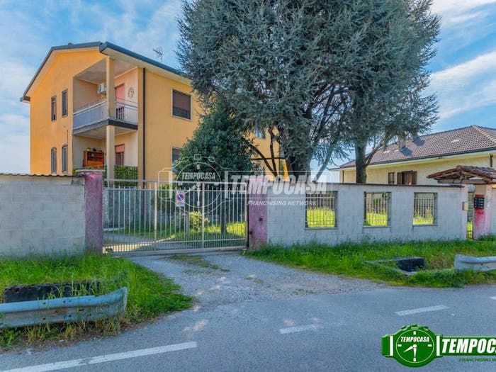 Appartamento trilocale in vendita in Via San Marco, Marcallo, Marcallo con Casone