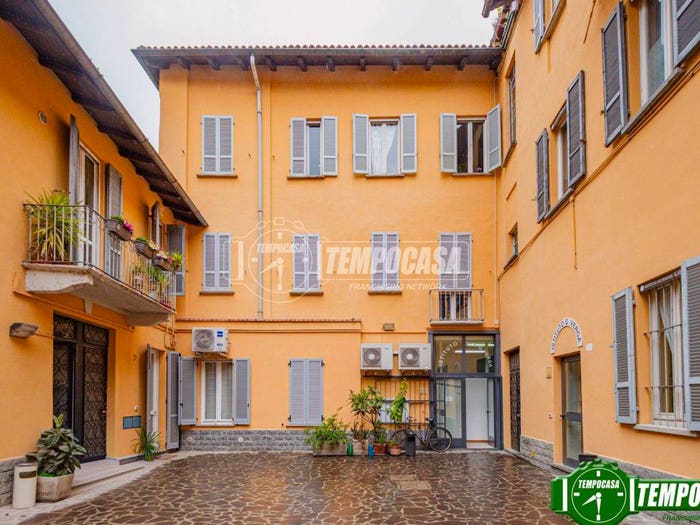 Appartamento quadrilocale in vendita in Corso Carlo Alberto, Centro Storico, Pavia
