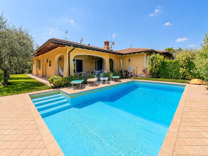 Casa con 6 locali in vendita in Via delle Margherite, Lido, Manerba del Garda