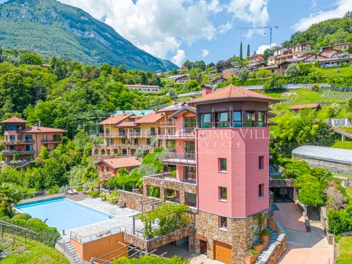 Appartamento quadrilocale in vendita in Luigi Cadorna, Centro, Menaggio