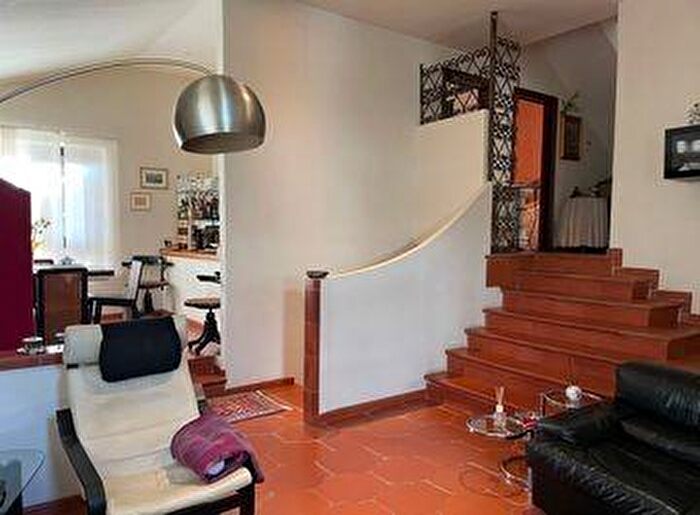Casa con 7 locali in vendita in Viareggio