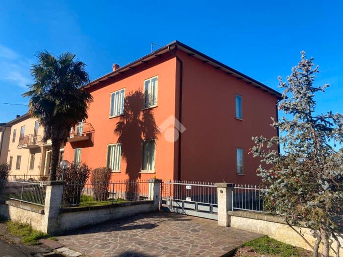 Casa con 6 locali in vendita in Sassoleone, Casalfiumanese