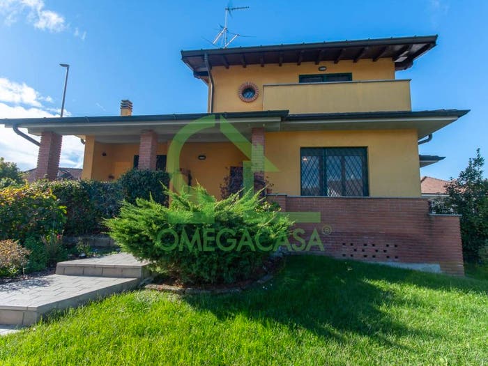 Casa quadrilocale in vendita in Via Giuseppe Pellizza da Volpedo, Centro, Casalpusterlengo