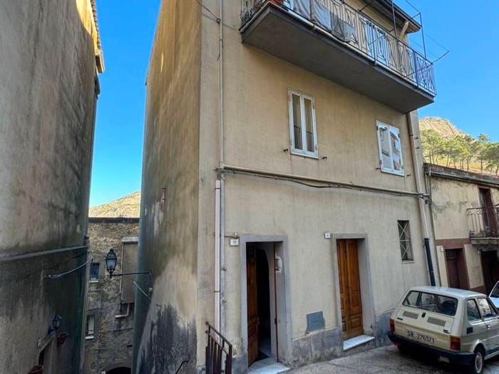 Casa con 6 locali in vendita in Via San Matteo, Troina