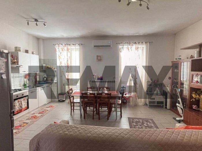 Appartamento trilocale in vendita in Via Torre di Lupo, Mattinata