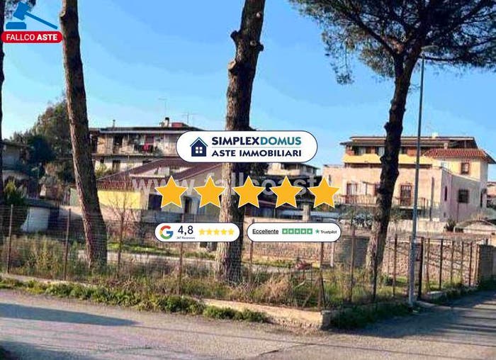 Appartamento trilocale in vendita in Via Frondarola, Castelverde, Roma