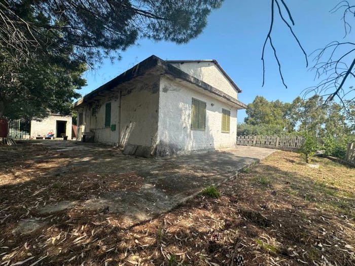 Casa trilocale in vendita in Contrada Manducina snc, Gualtieri Sicaminò