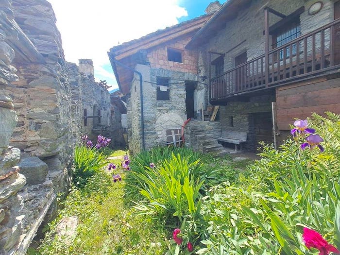 Casa quadrilocale in vendita in Via Sylvenoire, Aymavilles