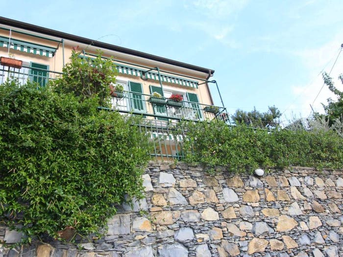 Appartamento trilocale in vendita in via delle Mimose, Avegno Chiesa, Avegno