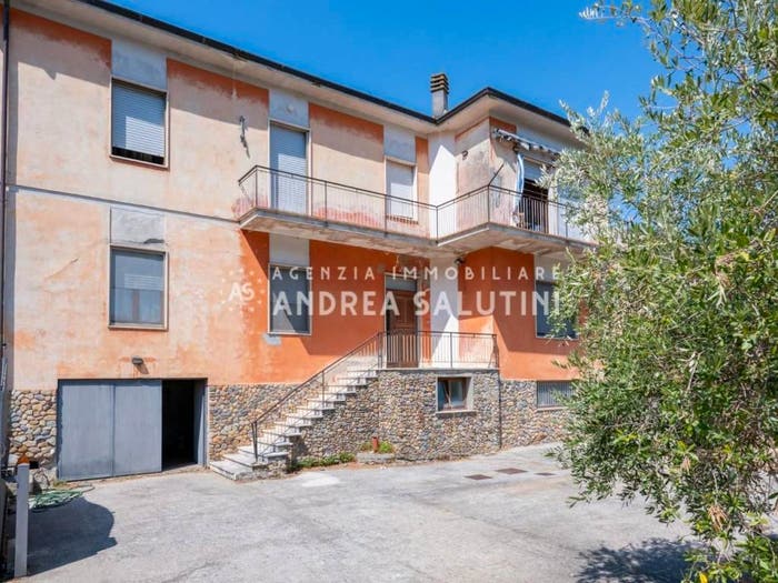 Casa con 6 locali in vendita in Via Icilio Felici, Centro, Buti