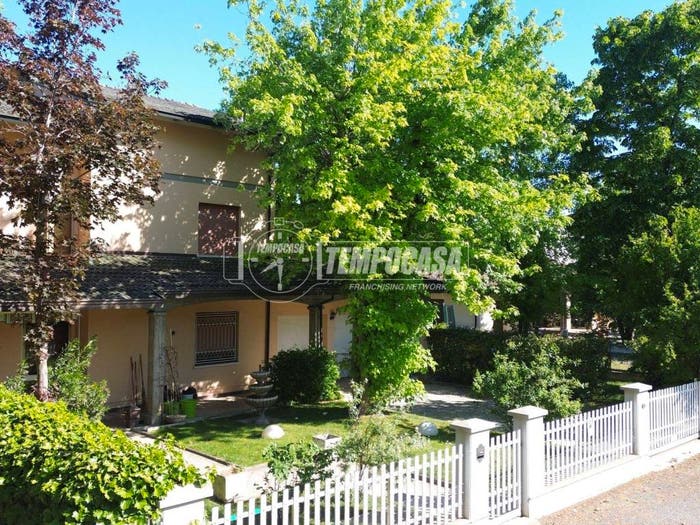 Casa quadrilocale in vendita in Via Fossatelli, Centro, Rio Saliceto
