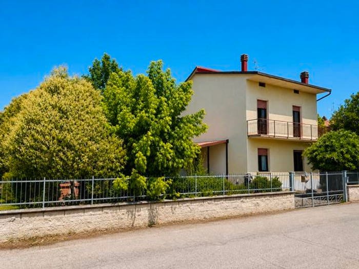 Casa con 5 locali in vendita in Via Giosuè Carducci, Contrada Prati, Castiglione del Lago