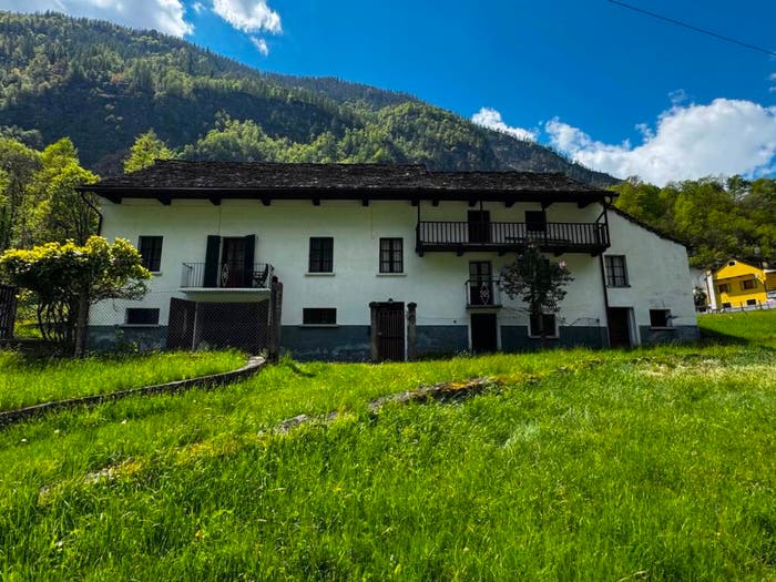 Casa con 6 locali in vendita in Via Balzardi, Antrona Schieranco