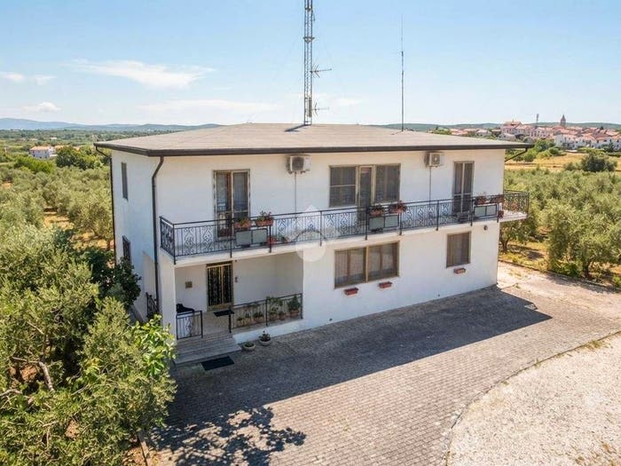 Casa con 6 locali in vendita in Via SS, Ortona