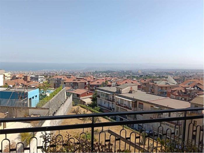 Appartamento con 6 locali in vendita in Via Dell'Autonomia n, Centro, Gravina di Catania