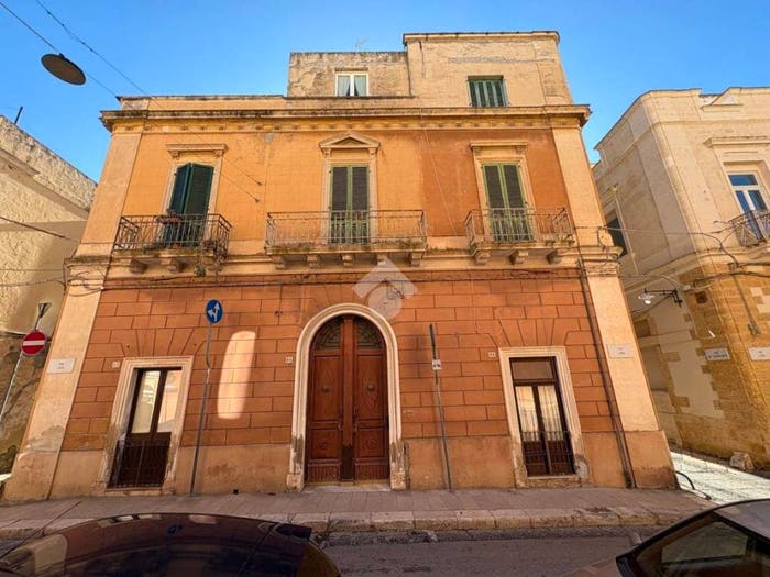 Appartamento quadrilocale in vendita in Via Lata, Centro Storico, Brindisi