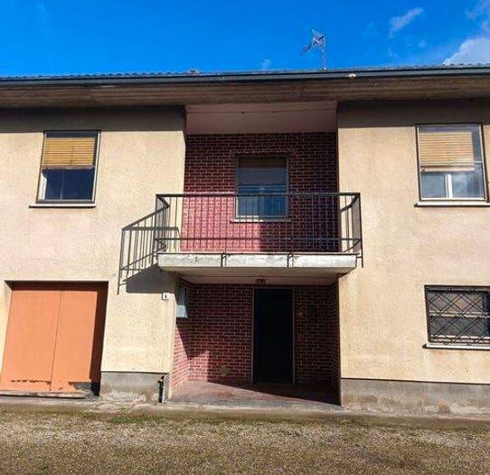 Casa trilocale in vendita in Via Giovanni Olivetti, Centro, Scaldasole
